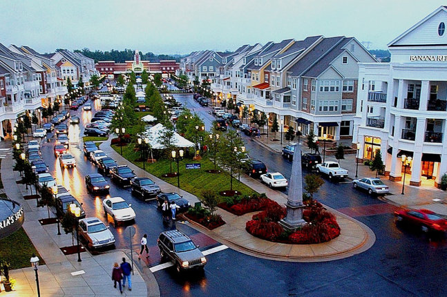 city street in Cornelius, North Carolina