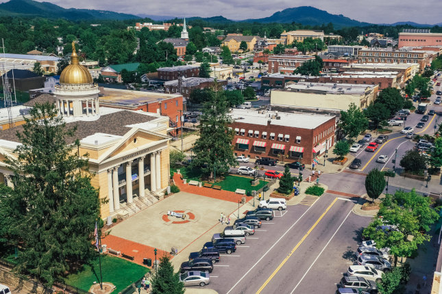 city street in Hendersonville, North Carolina