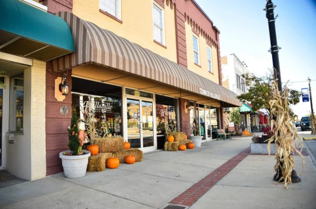 city street in Hillsville, Virginia