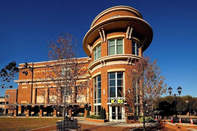 city street in Huntersville, North Carolina