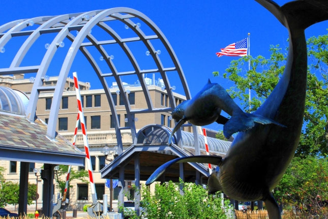 plaza view in Highland Park, Illinois