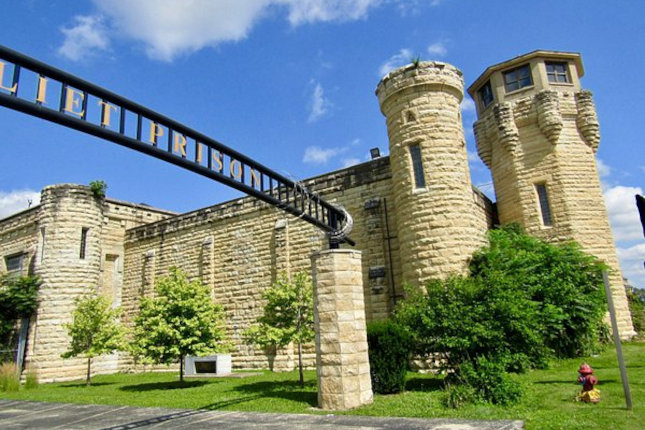 street view in Joliet, Illinois