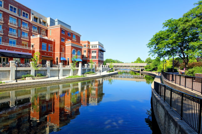 street view in Naperville, Illinois
