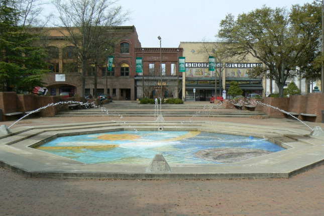city street in Lumberton, North Carolina