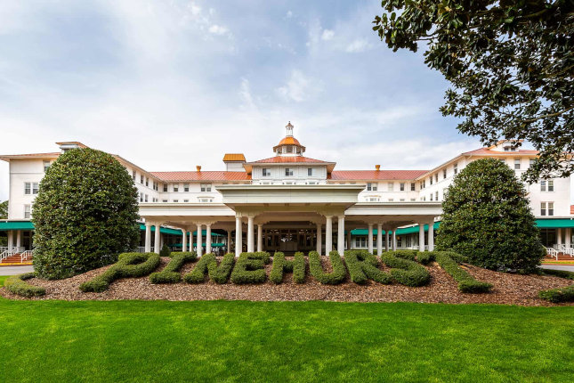 city street in Pinehurst, North Carolina