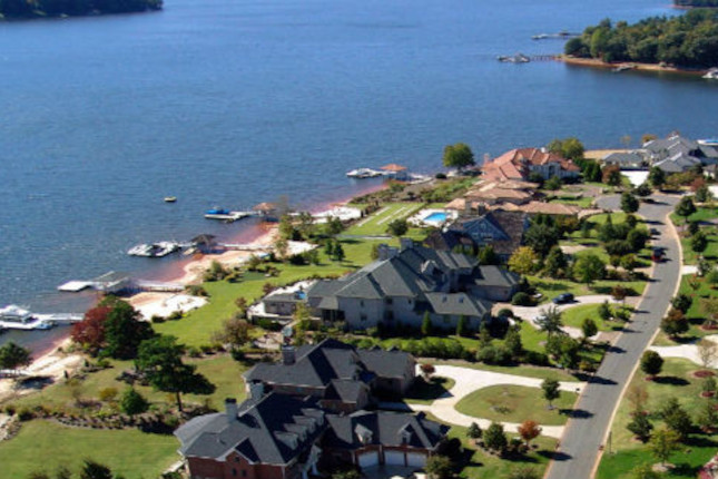 city street in Troutman, North Carolina