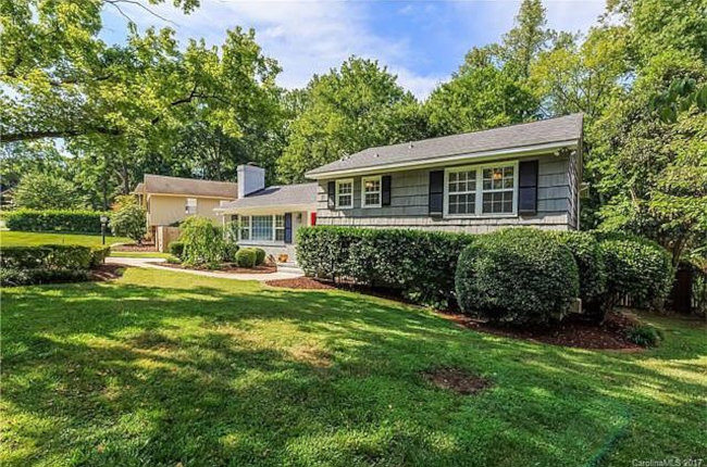 city street in Wintercrest, South Carolina